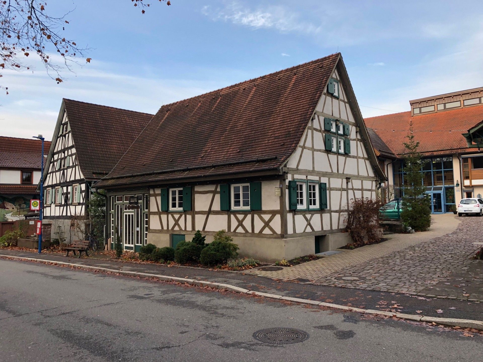 Jugendbücherei und Feuerwehrhaus